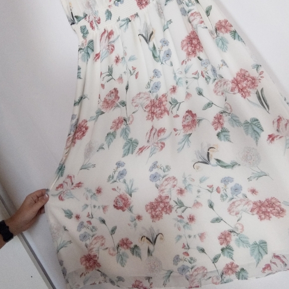 🆕🌿VINCE CAMUTO DRESS🌿 - Picture 7 of 8